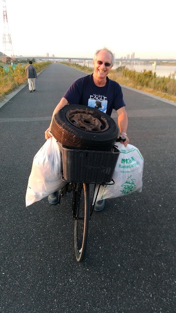 Nov. 16 (Sat.) Edogawa Clean Up – 52 bags collected by 13 volunteers